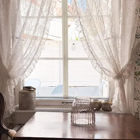 בית נופש Charming And Historic House פלקפיורד